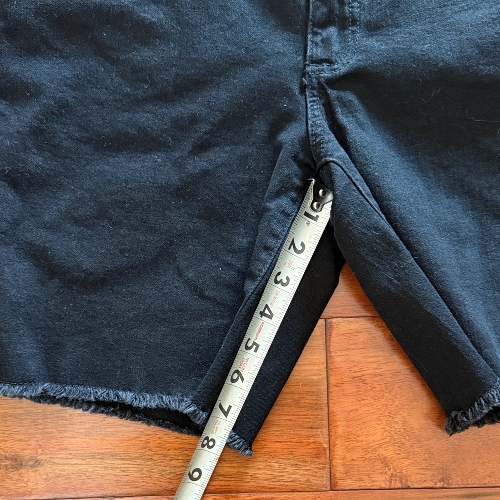 Seven7 Black Bermuda Denim Shorts Size 6 - Picture 4 of 6